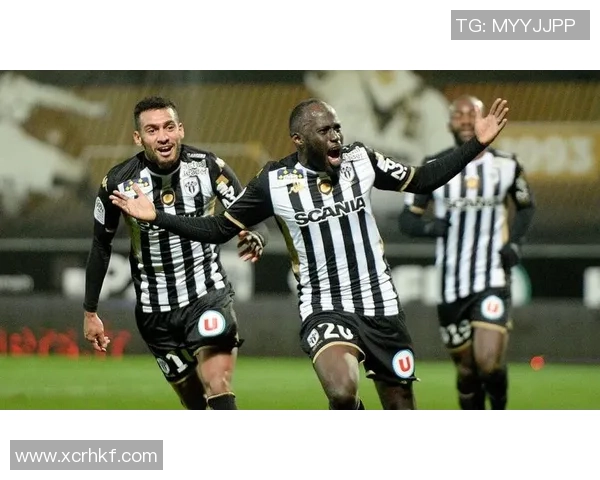 里昂与昂热对决比分预测分析及赛前形势评估